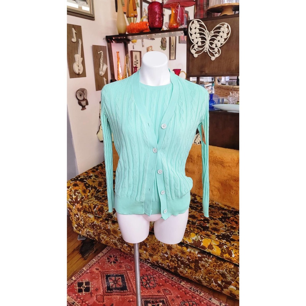 M/L vintage 1970s seafoam green sweater set